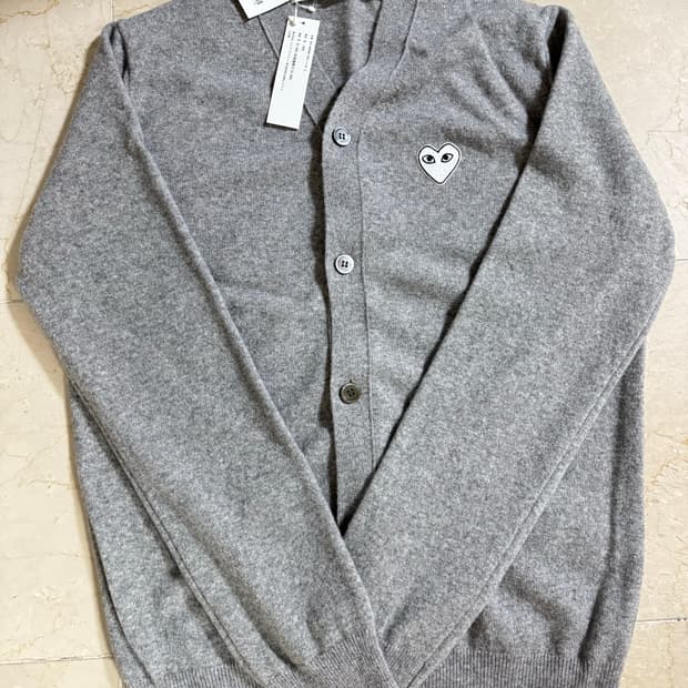 꼼데가르송 가디건 새상품팝니다.