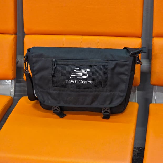 뉴발란스 메신저백 