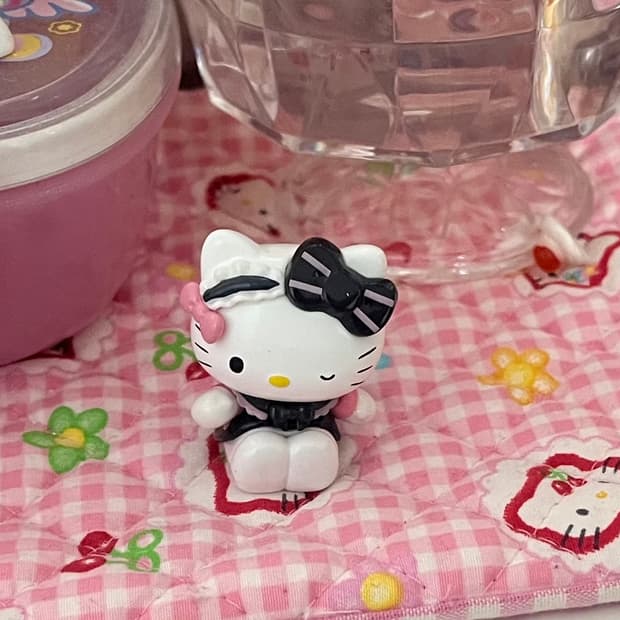 키티 로리타 레이스 블랙 리본 피규어 가챠 산리오 메이드