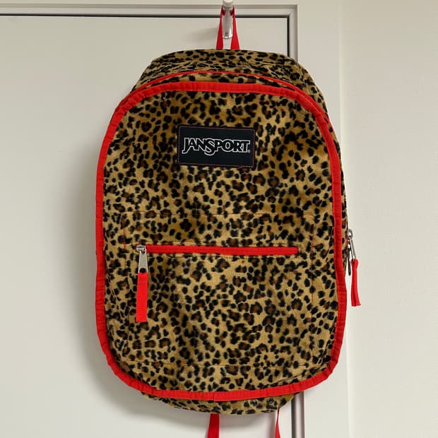 잔스포츠 레오파드 도트 백팩
