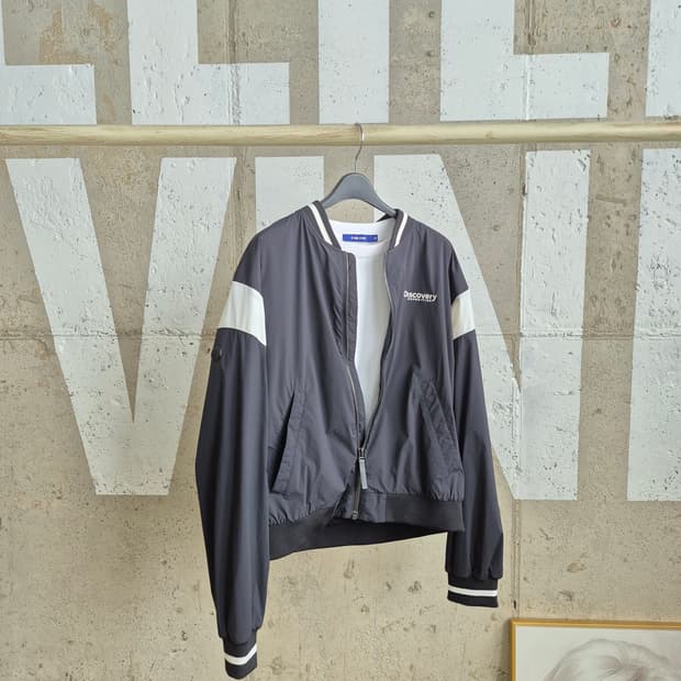 2024)디스커버리 블랙/화이트 봄버 자켓