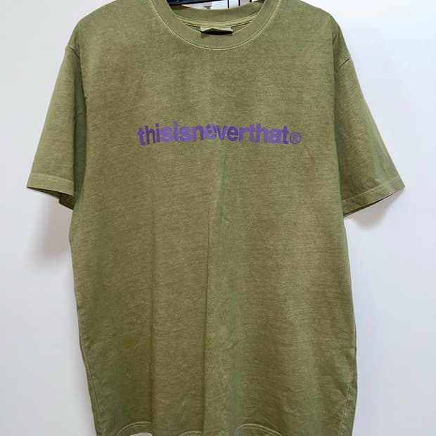 디스이즈네버댓 t-logo tee light moss