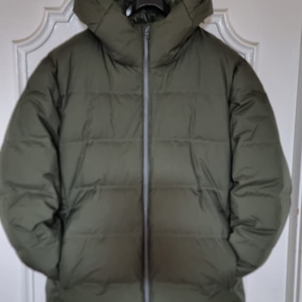 유니클로 심리스 다운 패딩 L