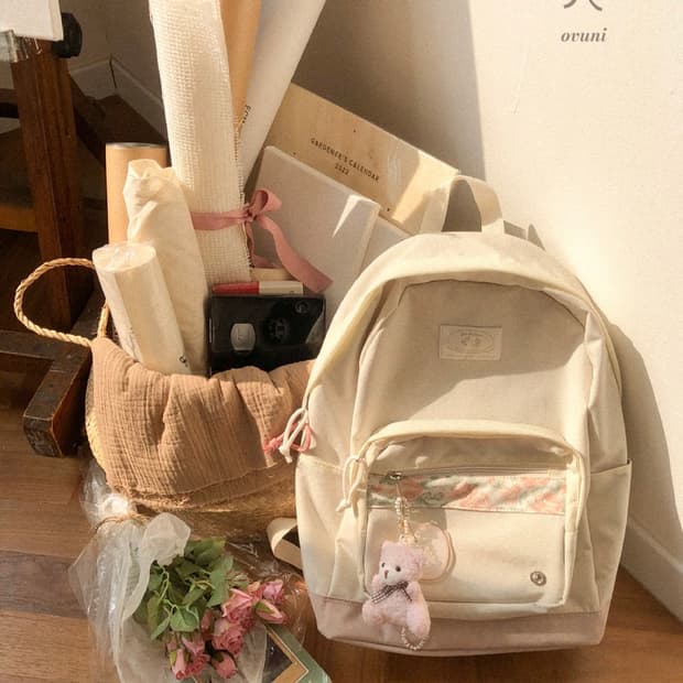 Ovuni 아이보리 새틴 백팩 🤍 빈티지 플라워 포인트