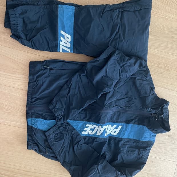 Palace 팔라스 나일론 셋업 L