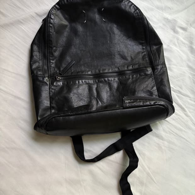 메종 마르지엘라 스티치 레더 백팩 블랙 가방 Maison Margiela