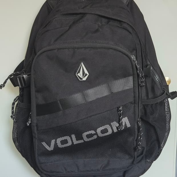 VOLCOM 볼컴 블랙 백팩