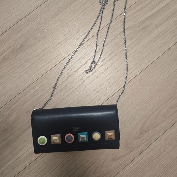 펜디 스터드.미니백겸 지갑