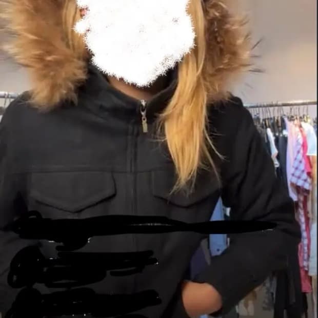 헤르츠 홍대 합정 빈티지 블랙 퍼 패딩