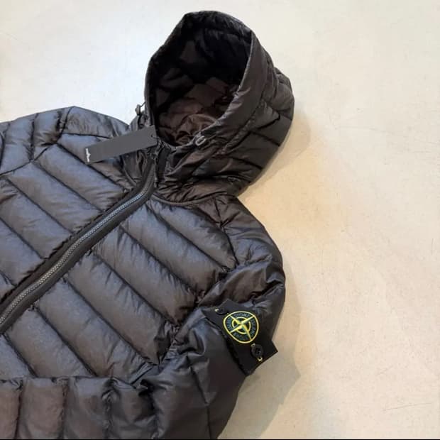 스톤아일랜드 경량패딩 L 블랙 새상품