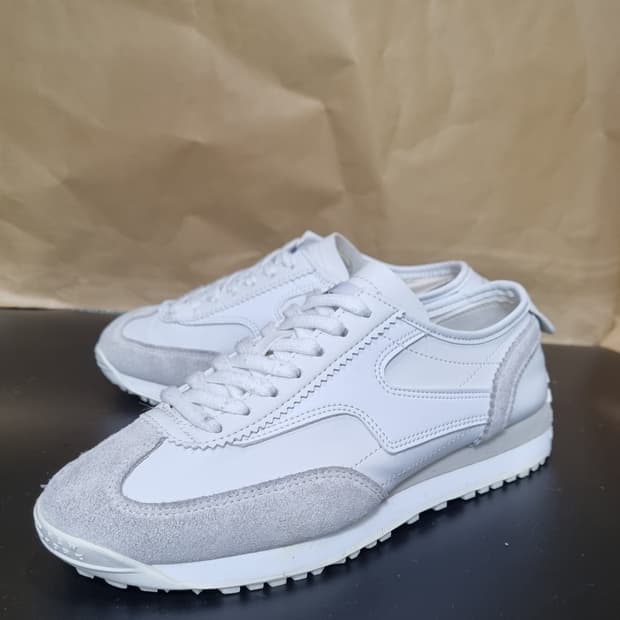 질스튜어트 스위프트 여성스니커즈230