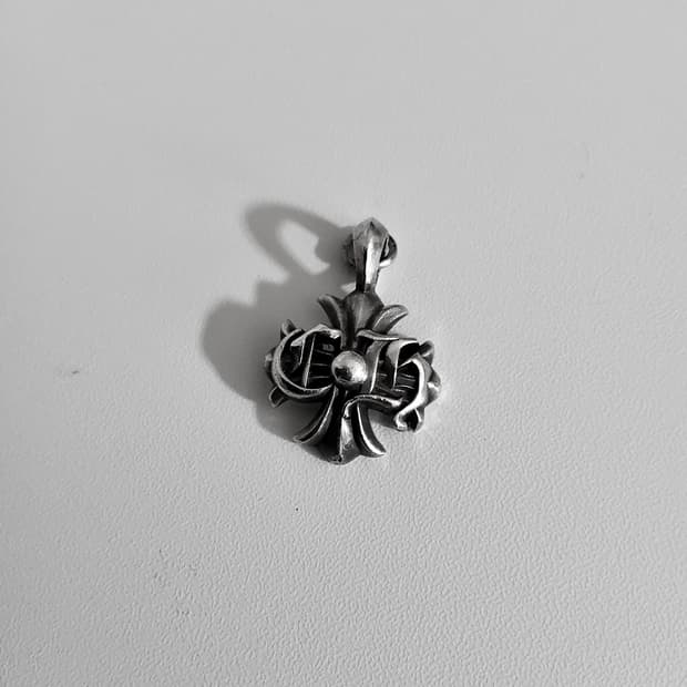 크롬하츠 CH 플러스 참 목걸이 펜던트