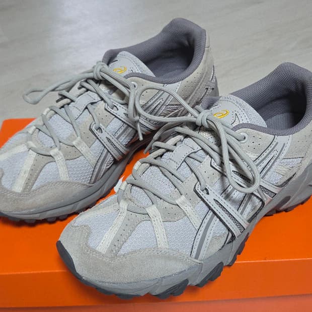 아식스 젤 소노마 15-50 오이스터 그레이