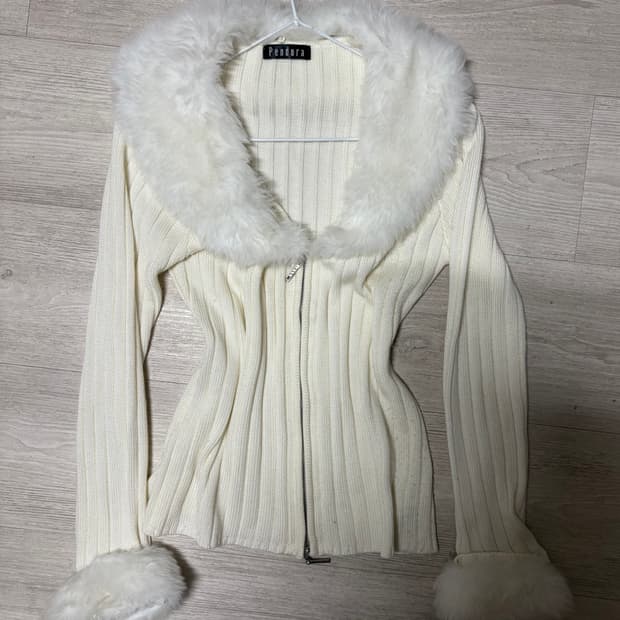 갸루 퍼 니트집업 화이트 아케호무 레이어룸 큐빈티지