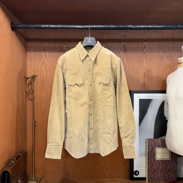 인텐시파이어 스웨이드 셔츠