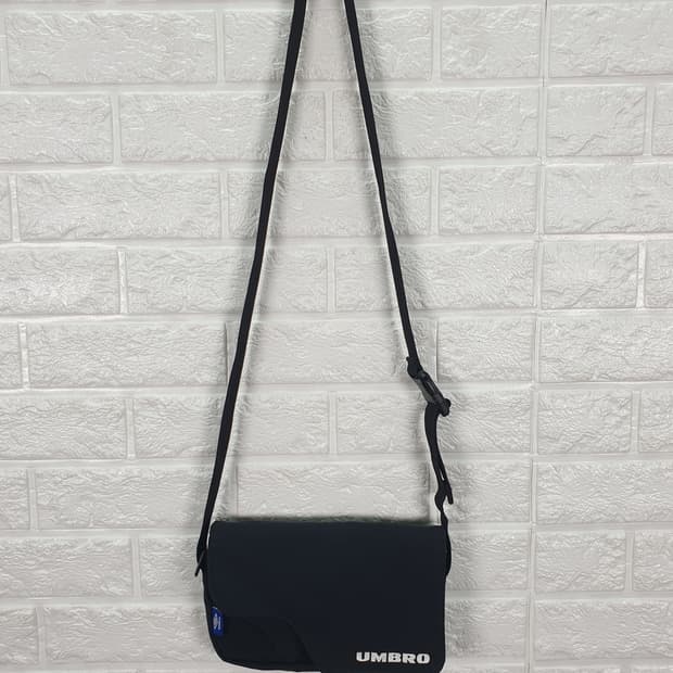 엄브로 미니 크로스백