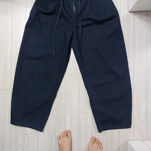 자라 x 소시오츠키 와이드 핏 플리츠 데님