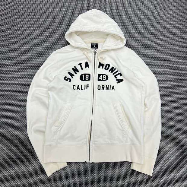 착샷O 후아유 화이트 후드집업