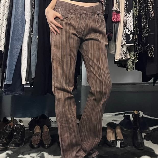 브라운 스트라이프 팬츠