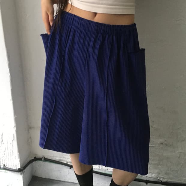 me ISSEY MIYAKE 미 이세이미야케 네이비 플리츠 하프팬츠