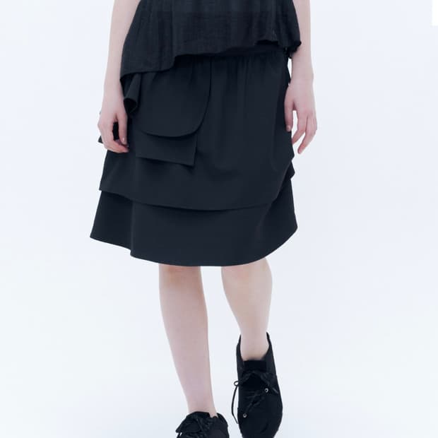 미세키서울 언발란스 레이어 미디 스커트 블랙 레이어드