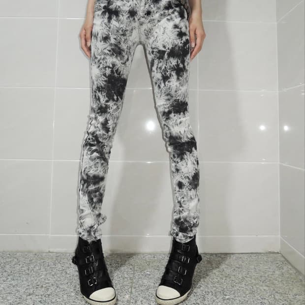 Tie-Dye Bleached Stretch Skinny Jeans