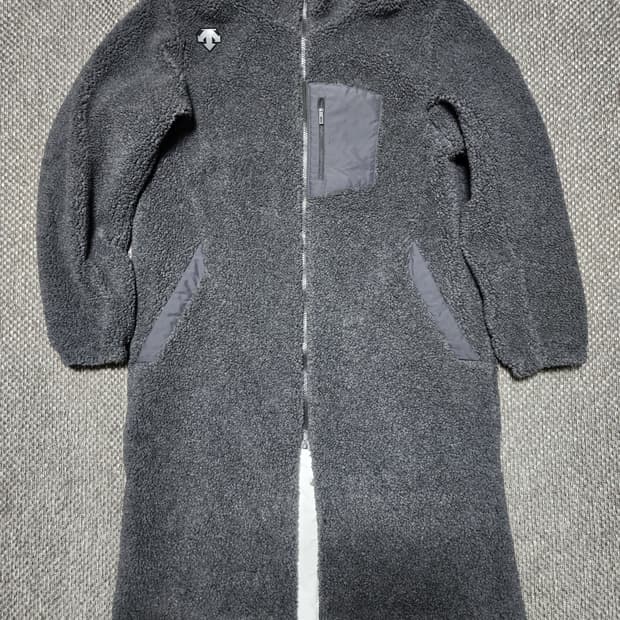 데상트 리버시블 롱패딩 95 사이즈