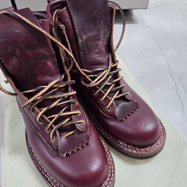 화이츠부츠 스모크점퍼 버건디 색상 9E 