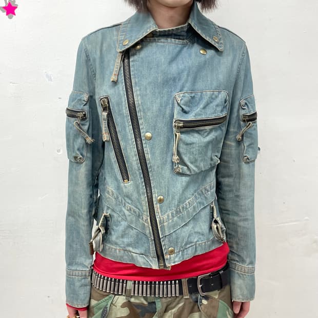Big pocket asymmetric wash denim jacket