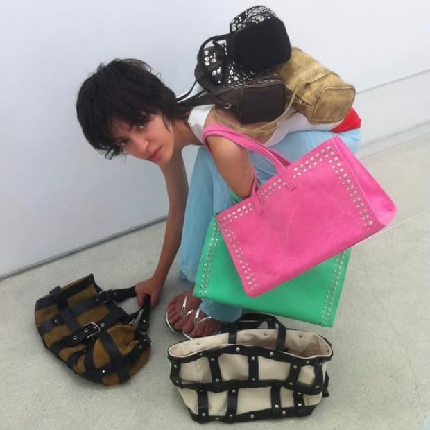 F/ 기마구아스 스터드 미디 쇼퍼백 핑크