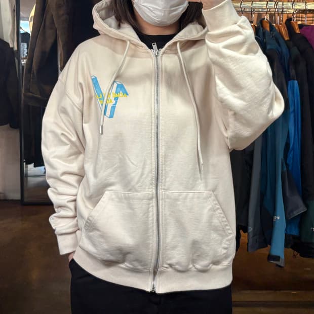 아크메드라비 아이보리 후드집업