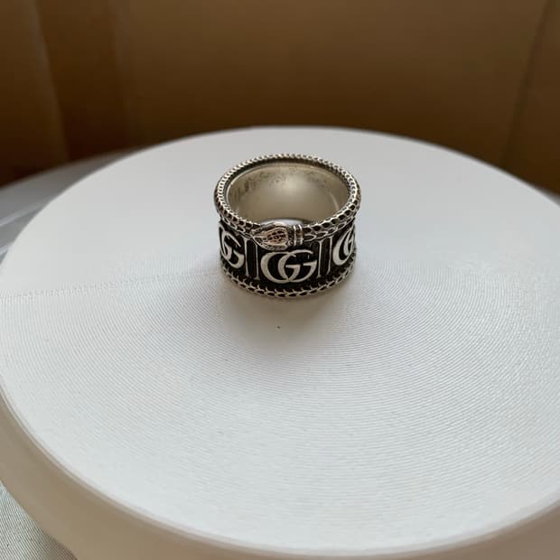 구찌 스네이크 로고링