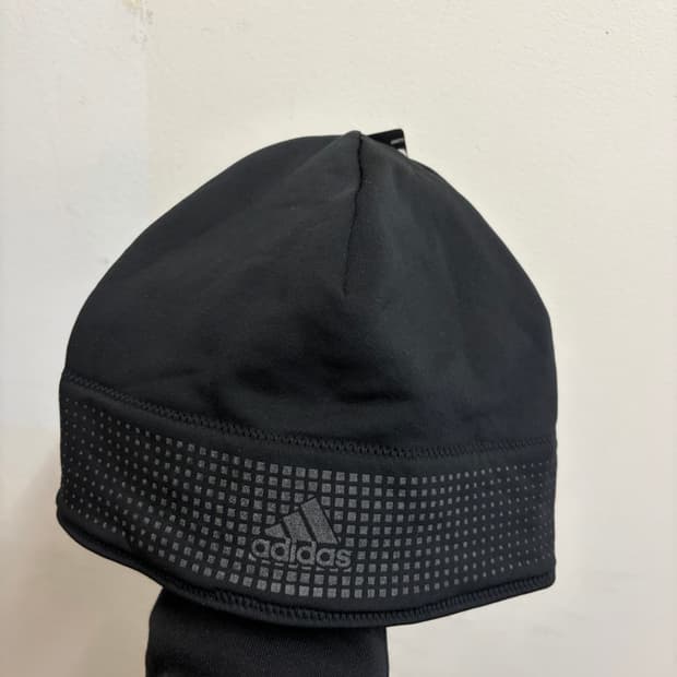 N27. 아디다스 러닝 비니