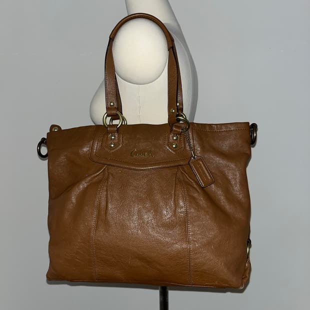 🎉BLACK FRIDAY🎉 Brown Coach bag