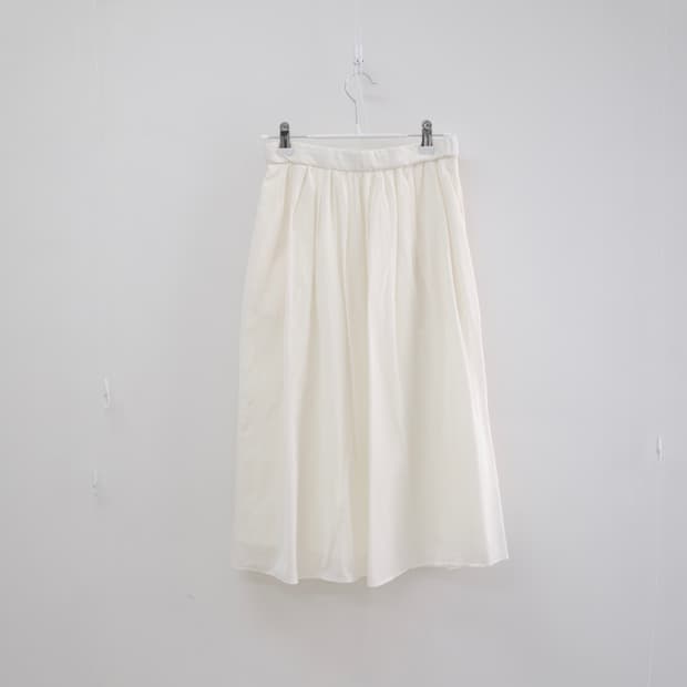 United arrow Ivory banding Skirt