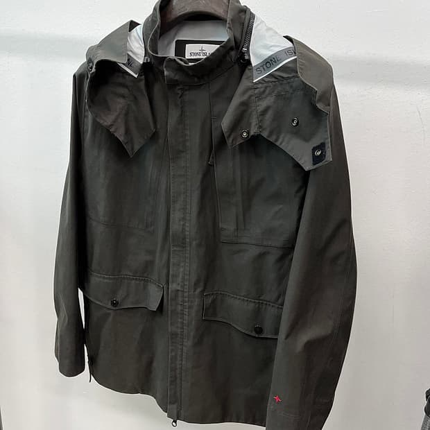 100) 스톤아일랜드 마리나 후드 레인자켓 