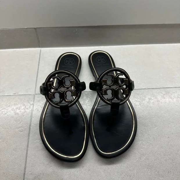 토리버치 메탈 밀러 샌들-블랙