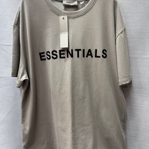 새상품) 피어오브갓 에센셜 실리콘 로고 반팔티 XXL(XL~2XL)