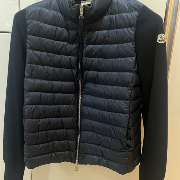 몽클레어 네이비니트패딩 M (새상품급)