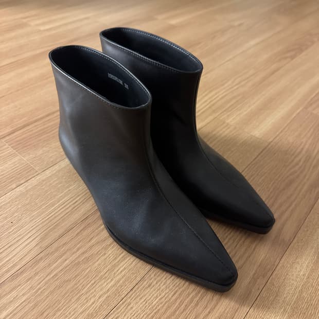 Roh Seoul 소가죽 sable ankle boots black