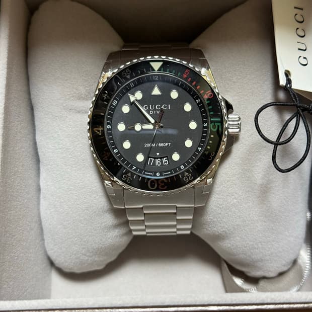구찌 Gucci YA136208 45mm 스위스 쿼츠