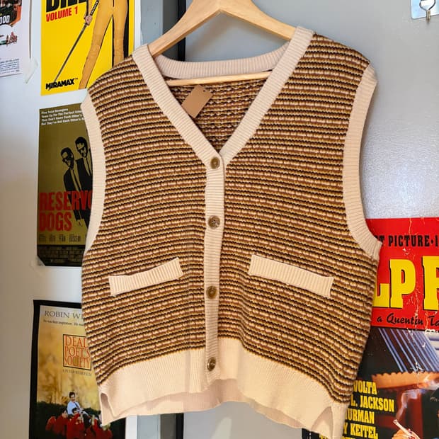 잔 스트라이프 브이넥 니트 베스트