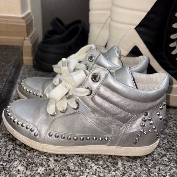 ASH 아쉬 애쉬 스터드 실버 하이탑