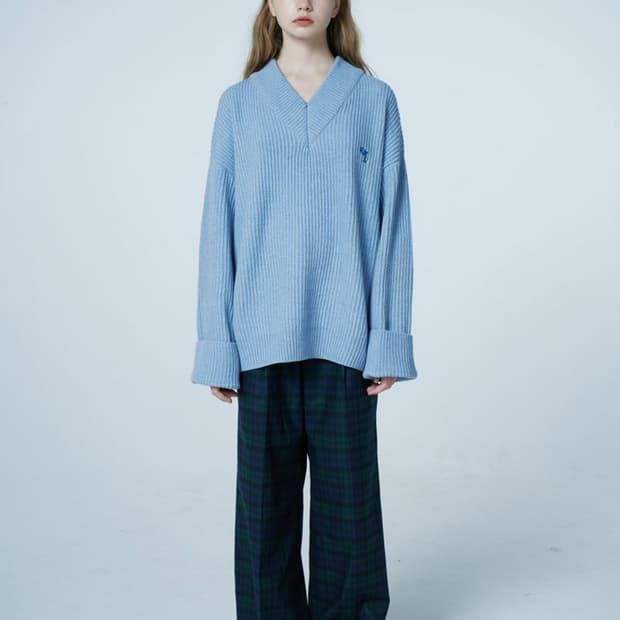 와이케이 돌핀자수 v넥 울니트 