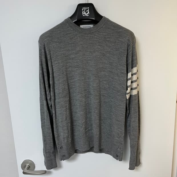 3 톰브라운 4 바 스트라이프 서스테이너블 그레이 니트