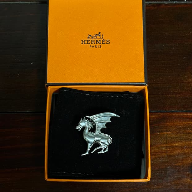 에르메스 실버 뱃지