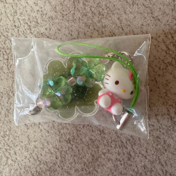 산리오 헤이세이 클로버 스트랩 키티