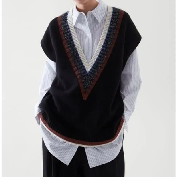 COS 코스 오버사이즈 V넥 배색 니트 베스트 블랙 (M)