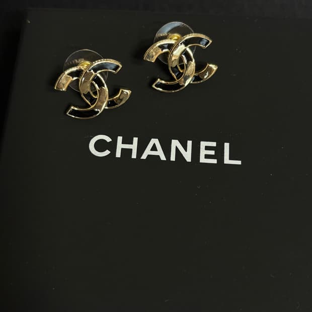 샤넬 정품 cc로고 업사이클링 투톤 컬러 귀걸이