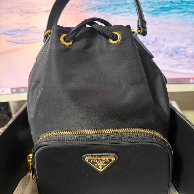 프라다 듀엣 리나일론 숄더백 블랙 골드